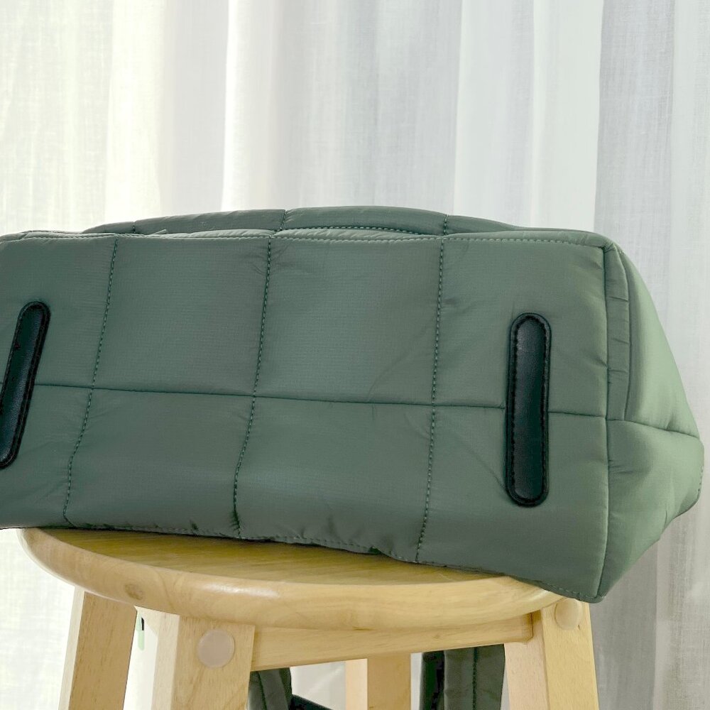LULULEMON | Puffy Grid Tote (12L) - Picture 6 of 9